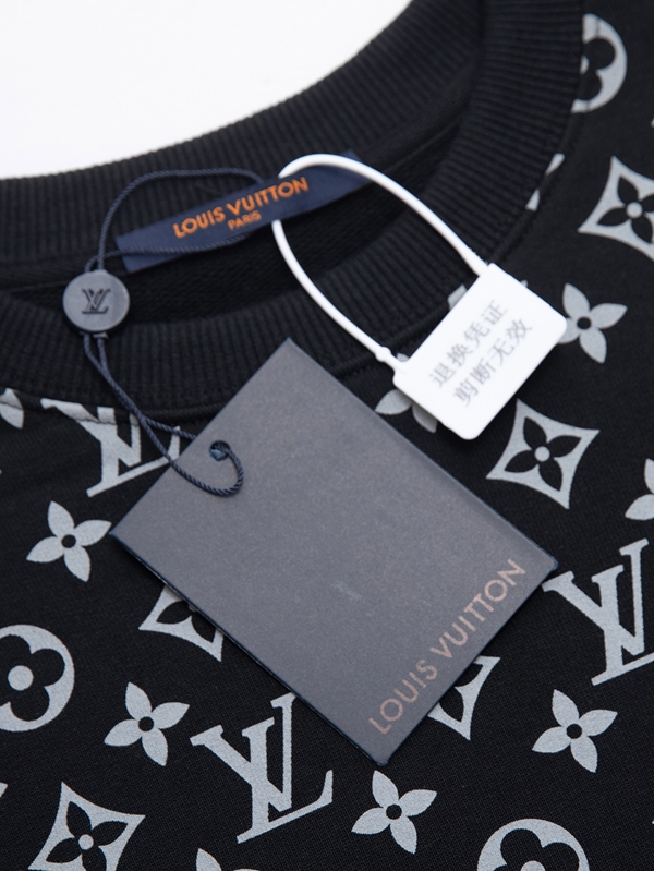 ブランドパーカー側面デザイン